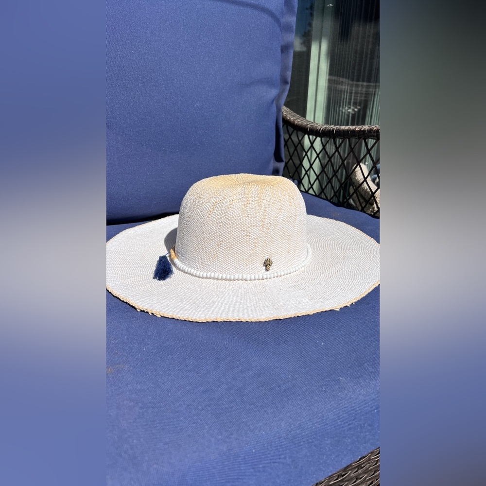 Tommy Bahama hat, women’s